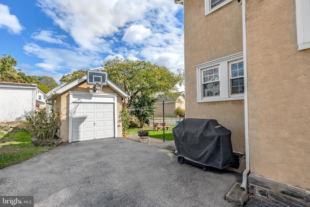 831 CONCORD AVENUE