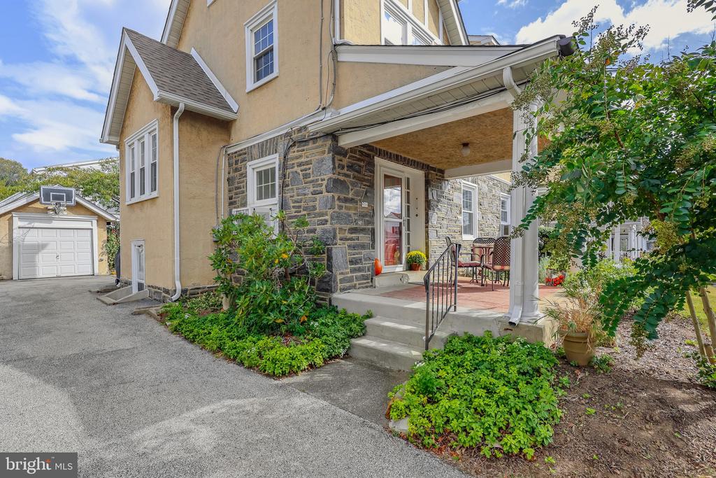 831 CONCORD AVENUE
