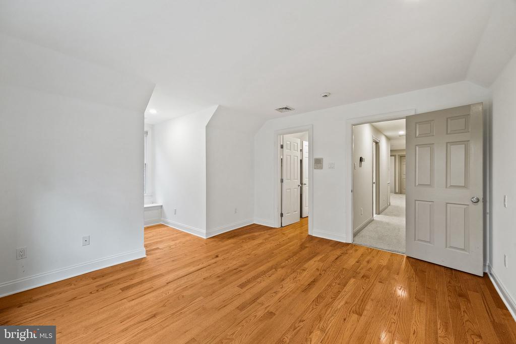 484 KING OF PRUSSIA ROAD