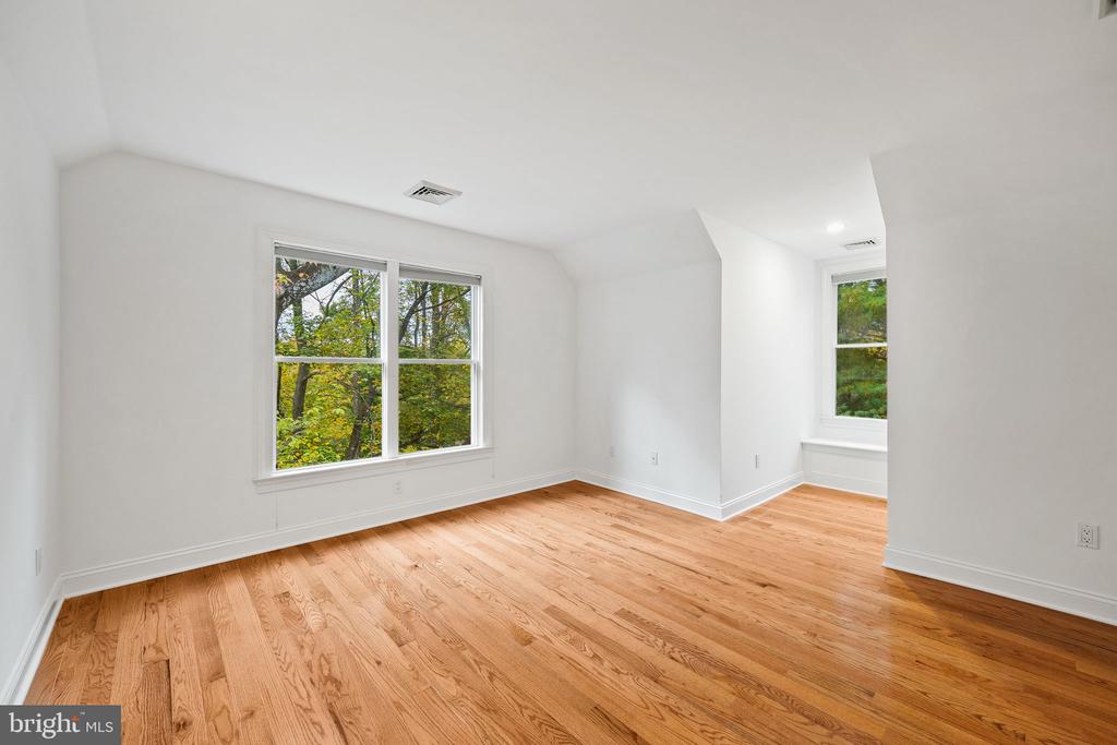 484 KING OF PRUSSIA ROAD