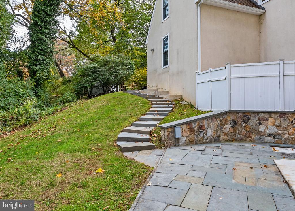 484 KING OF PRUSSIA ROAD