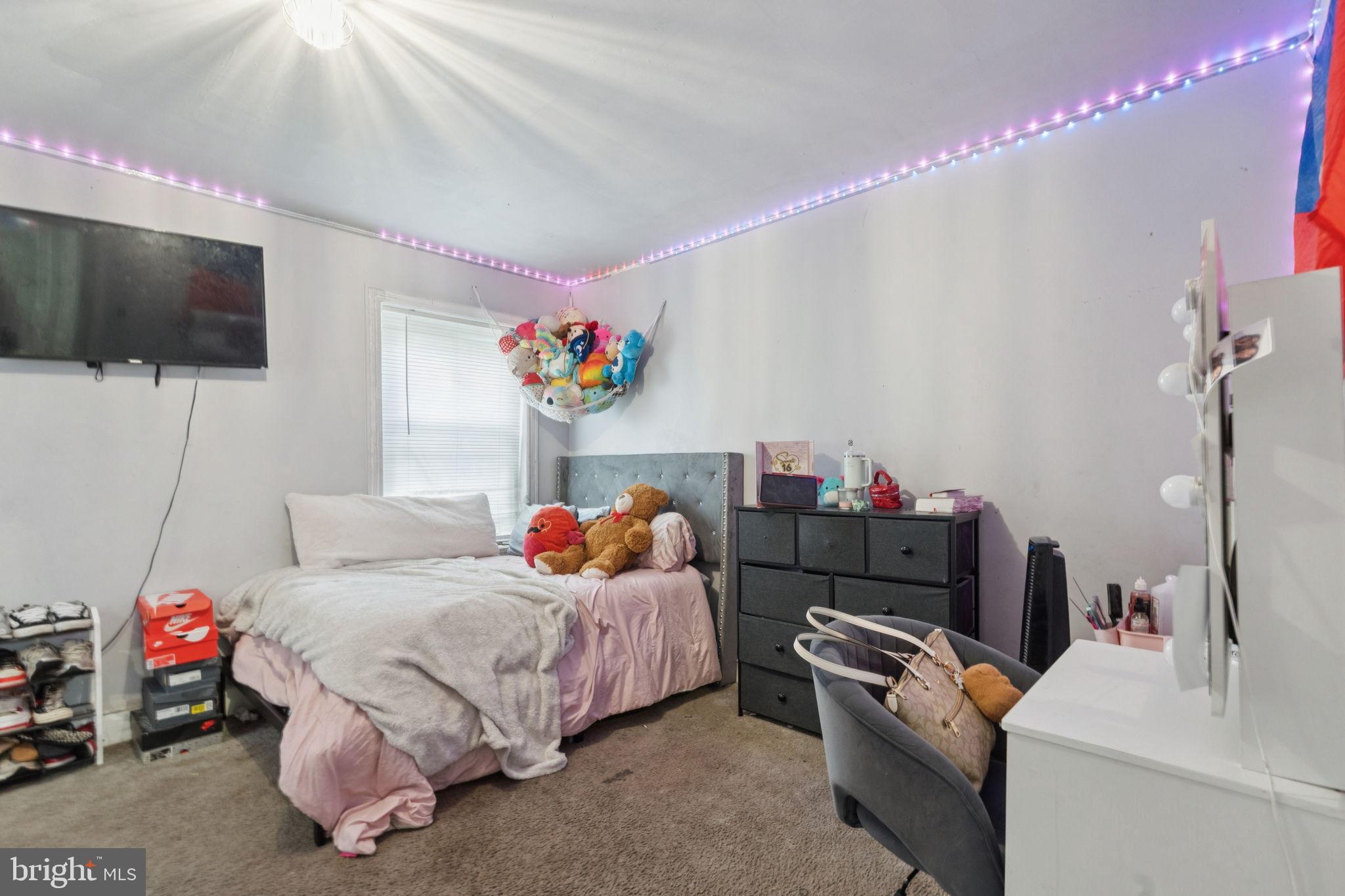 543 BLOOMFIELD AVENUE