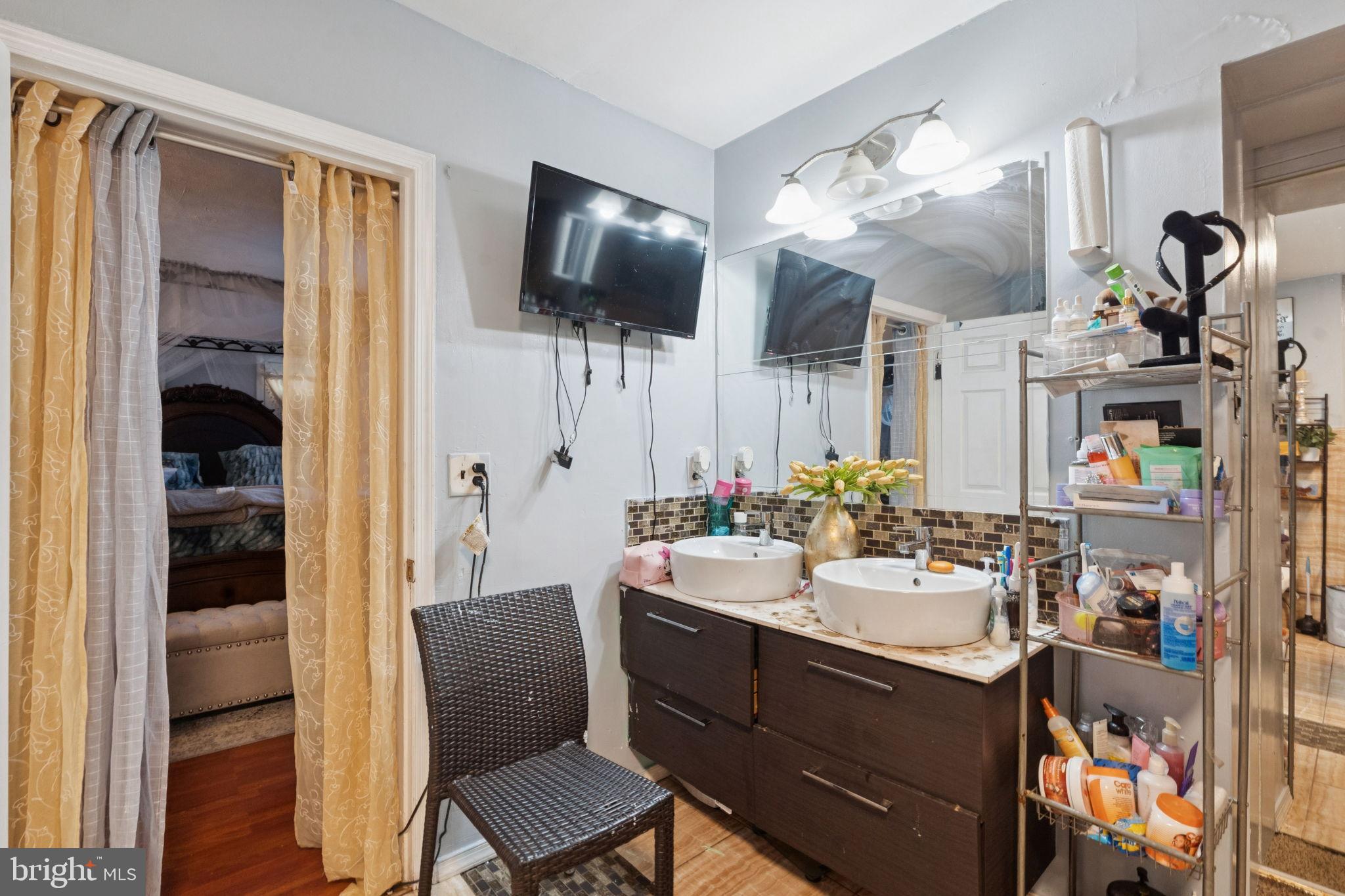 543 BLOOMFIELD AVENUE