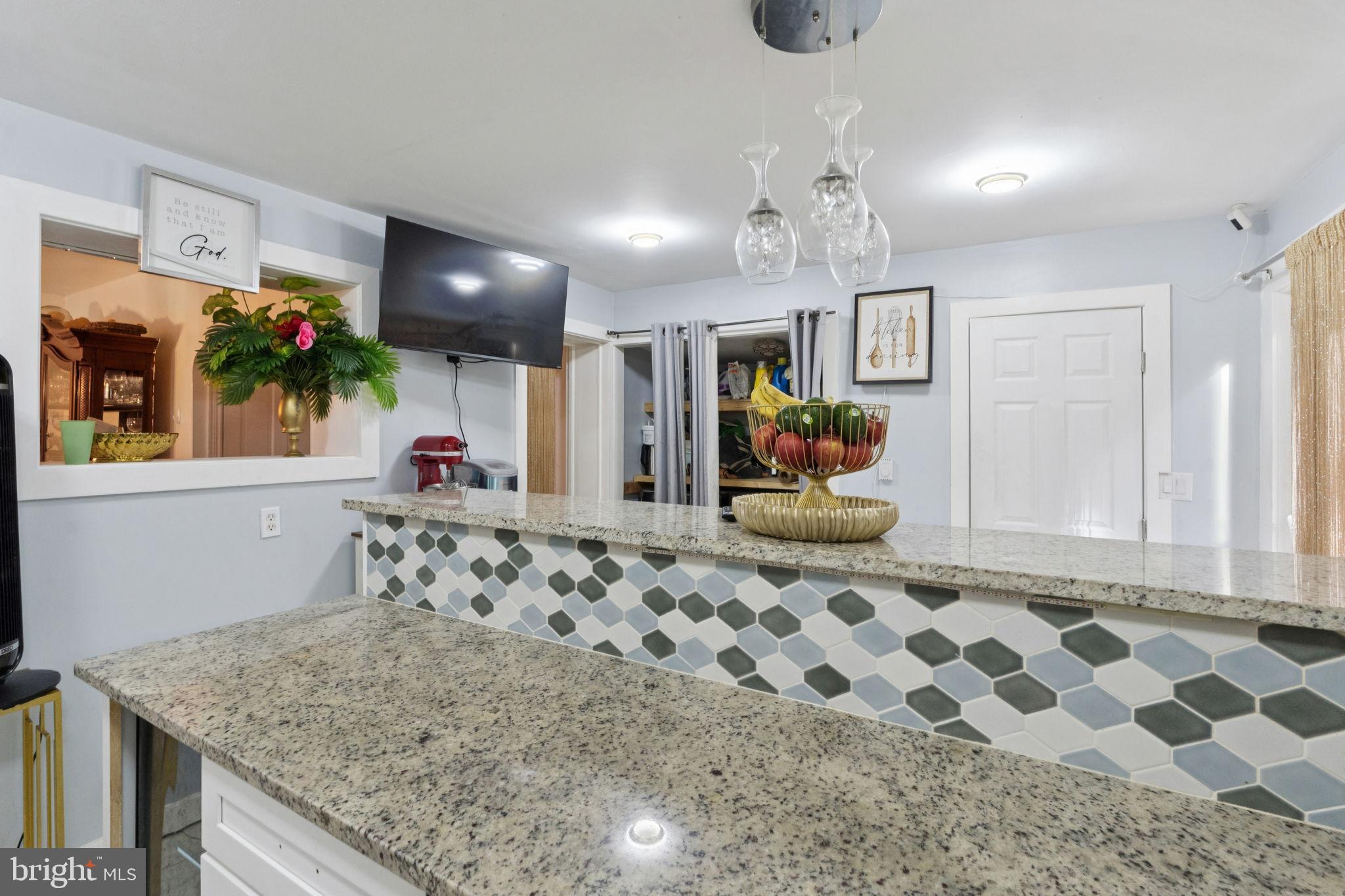 543 BLOOMFIELD AVENUE