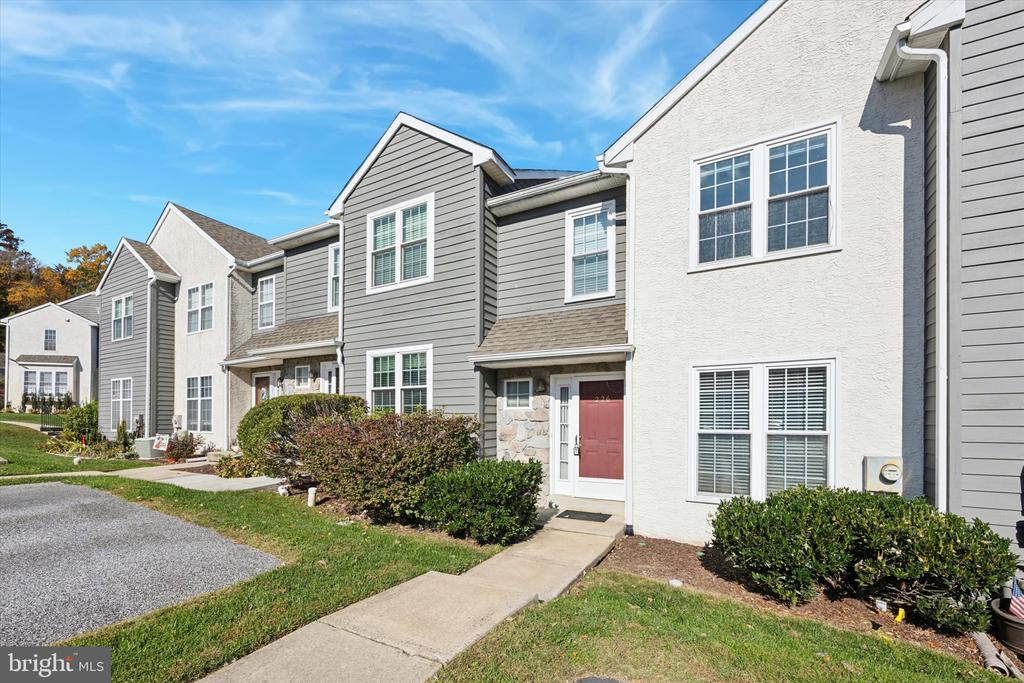 226 MORIA PLACE 226