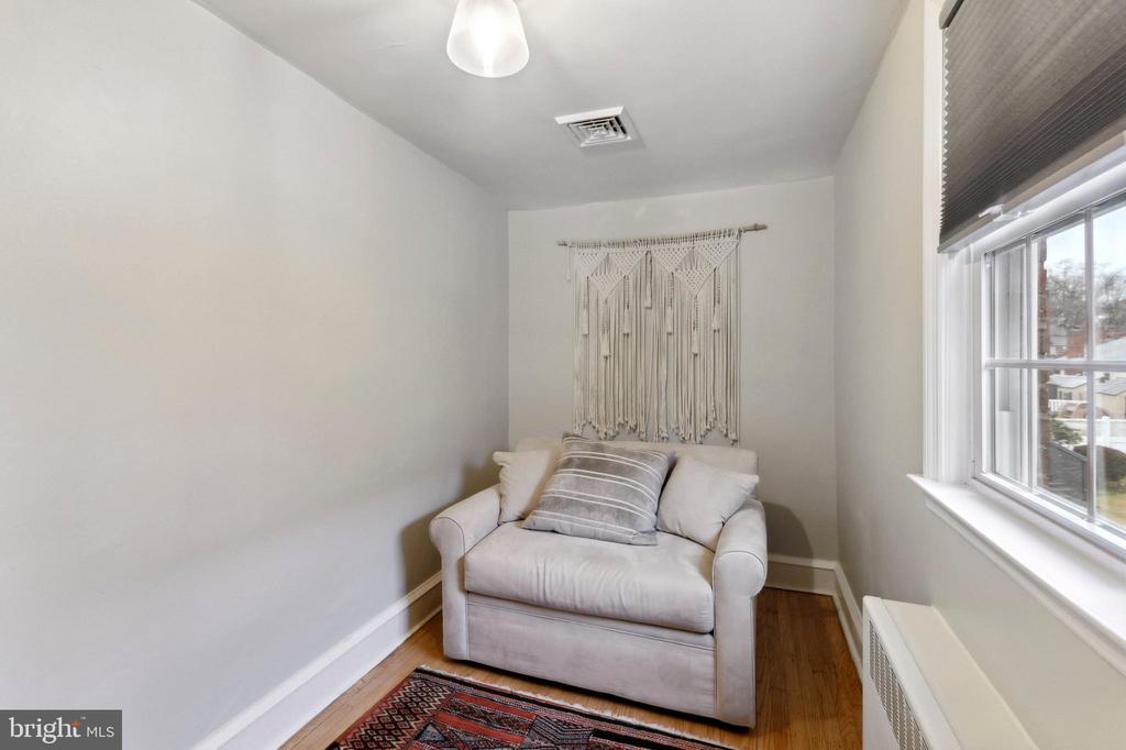1420 LAWNDALE ROAD