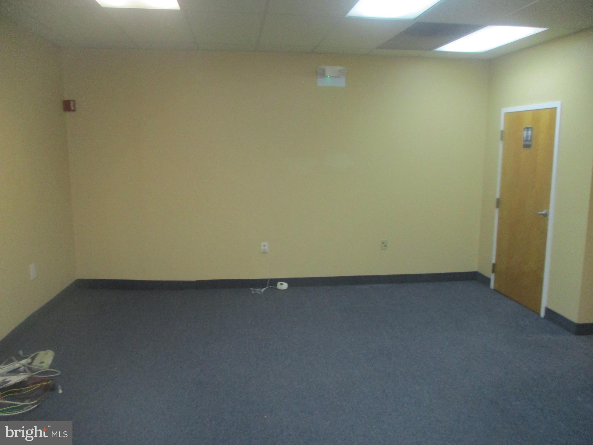 1254 W CHESTER PIKE 106