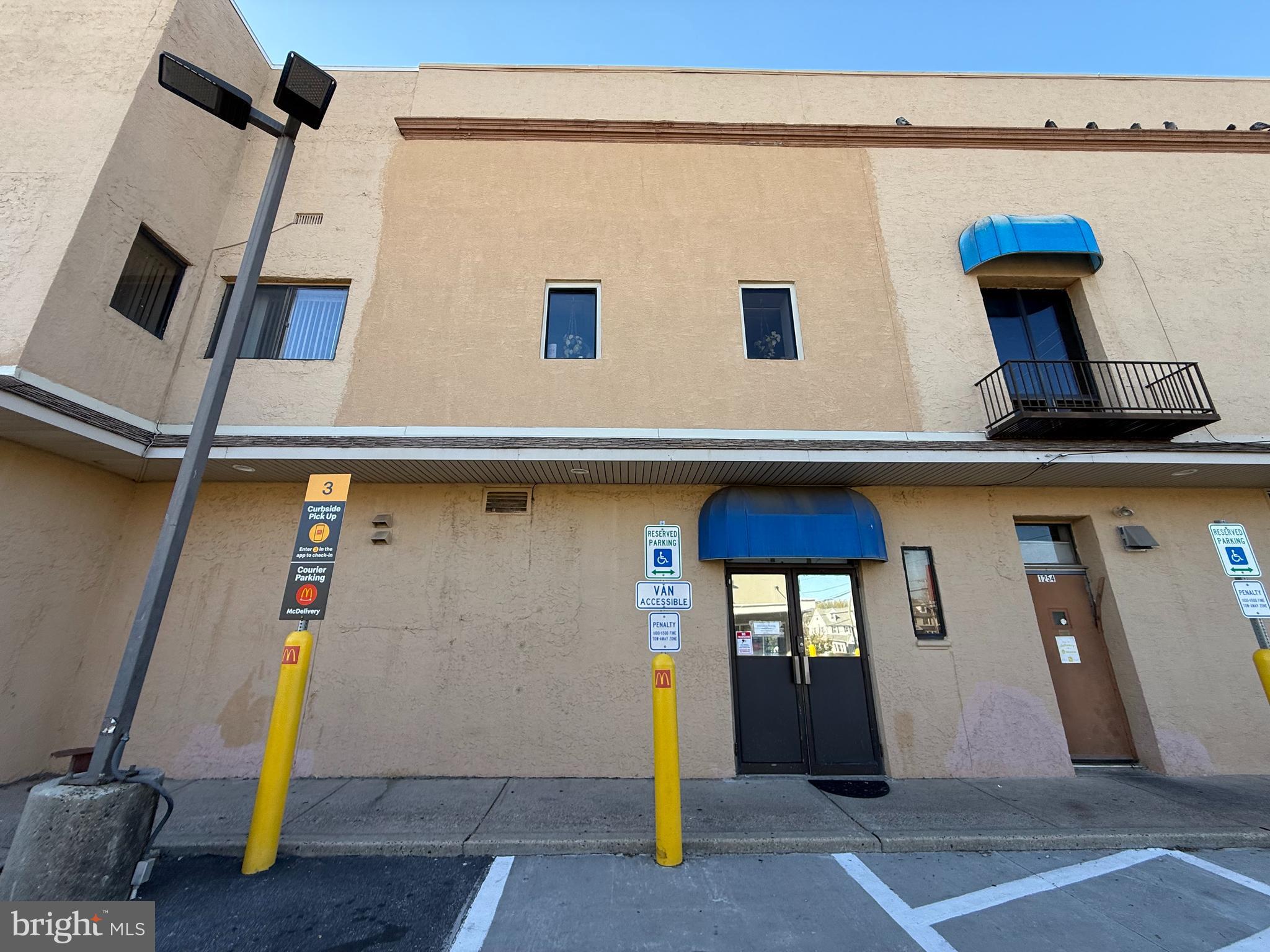 1254 W CHESTER PIKE 106