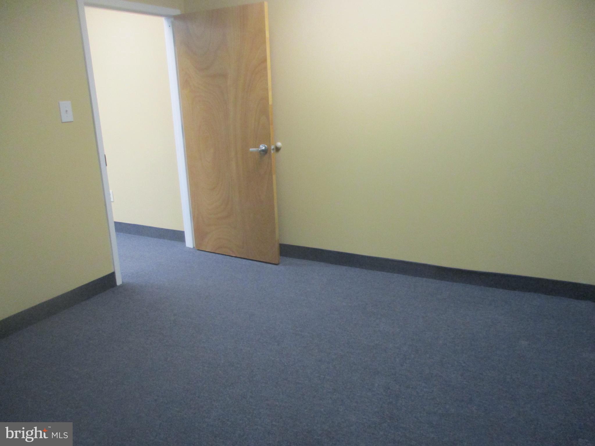 1254 W CHESTER PIKE 106