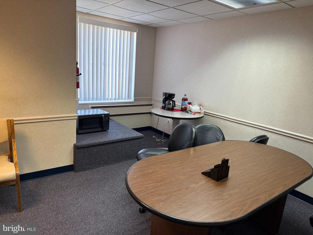 1254 W CHESTER PIKE 206C