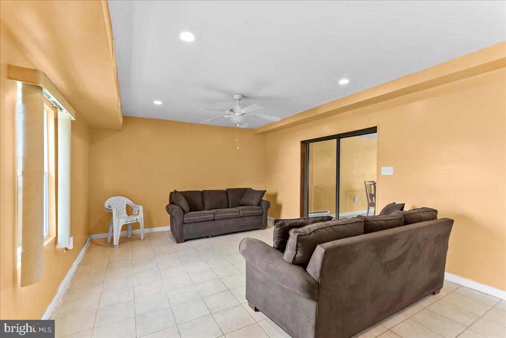 2119 BOXWOOD DRIVE