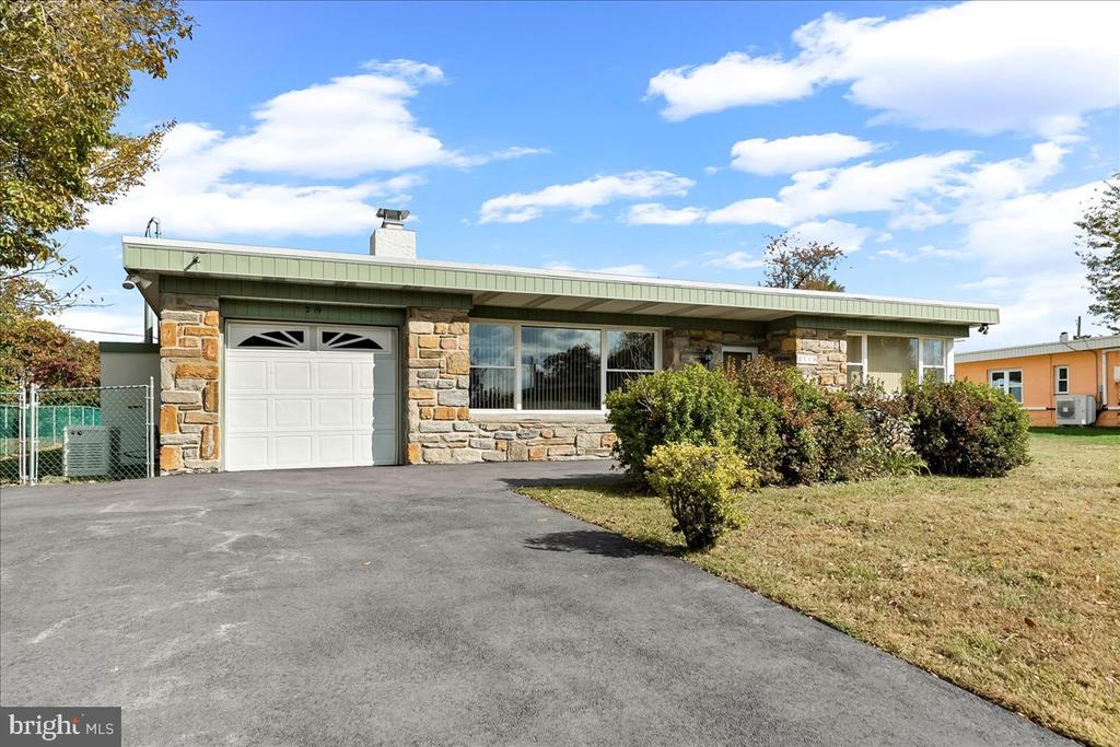 2119 BOXWOOD DRIVE