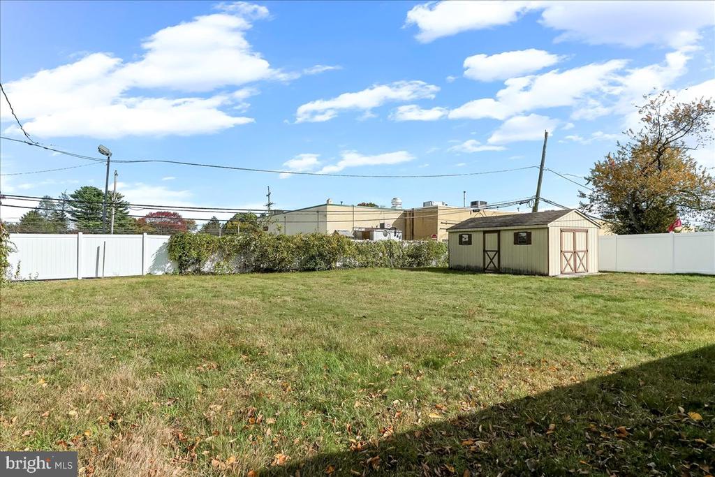 2119 BOXWOOD DRIVE