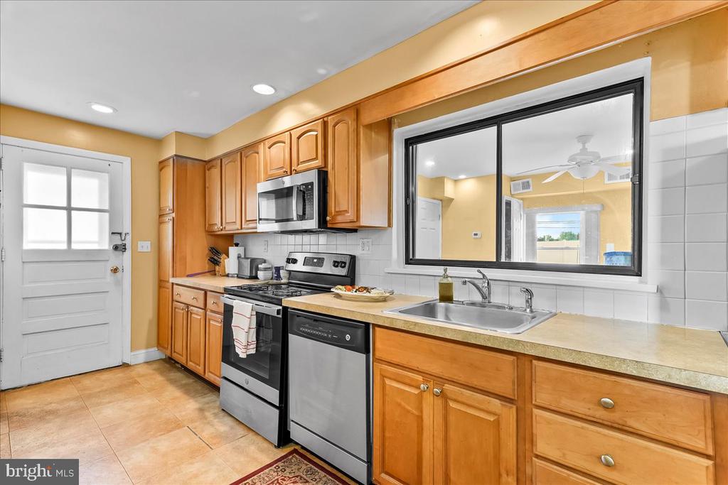 2119 BOXWOOD DRIVE