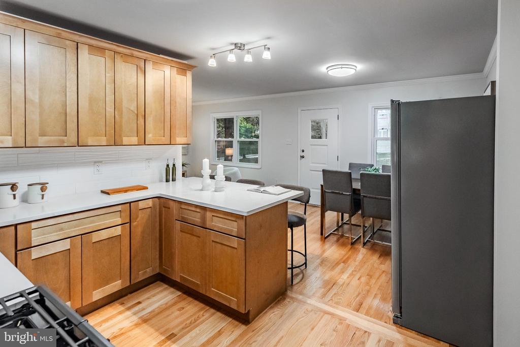 241 S CEDAR LANE