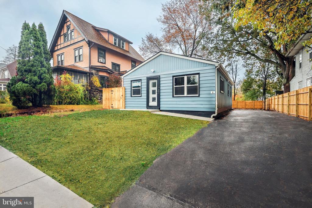 241 S CEDAR LANE