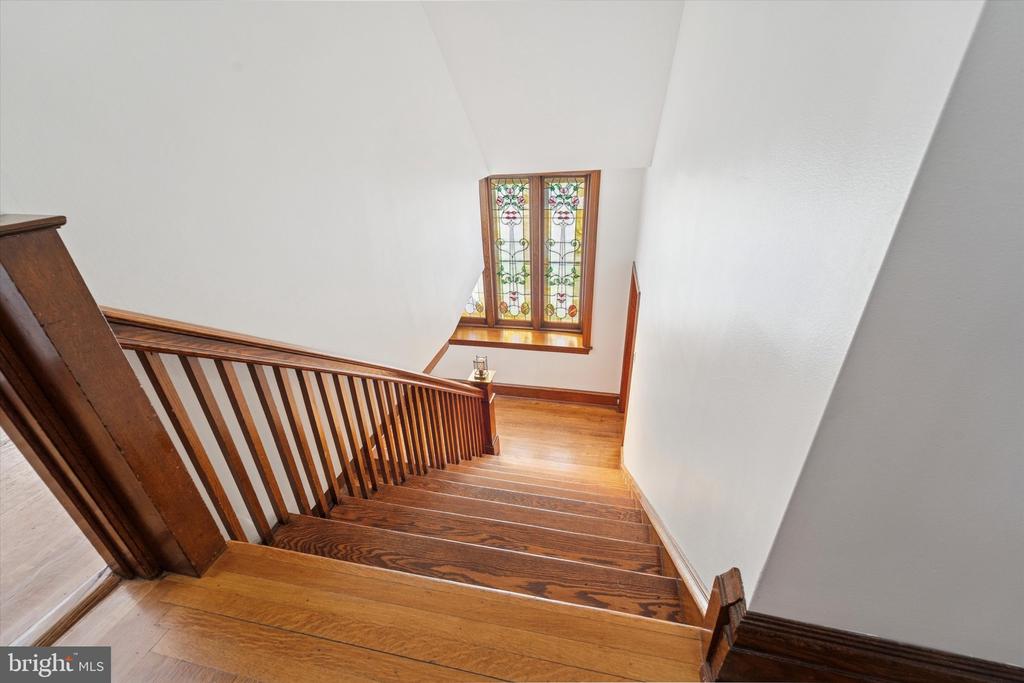 204 E MANOA ROAD