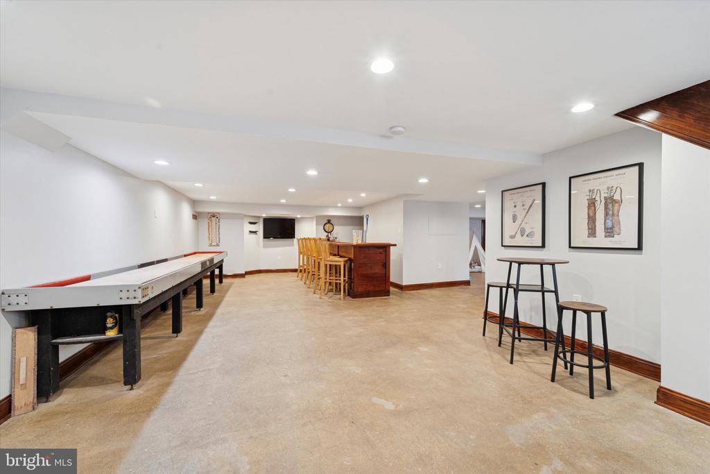 204 E MANOA ROAD