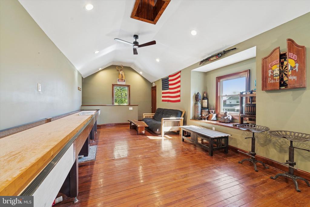 204 E MANOA ROAD