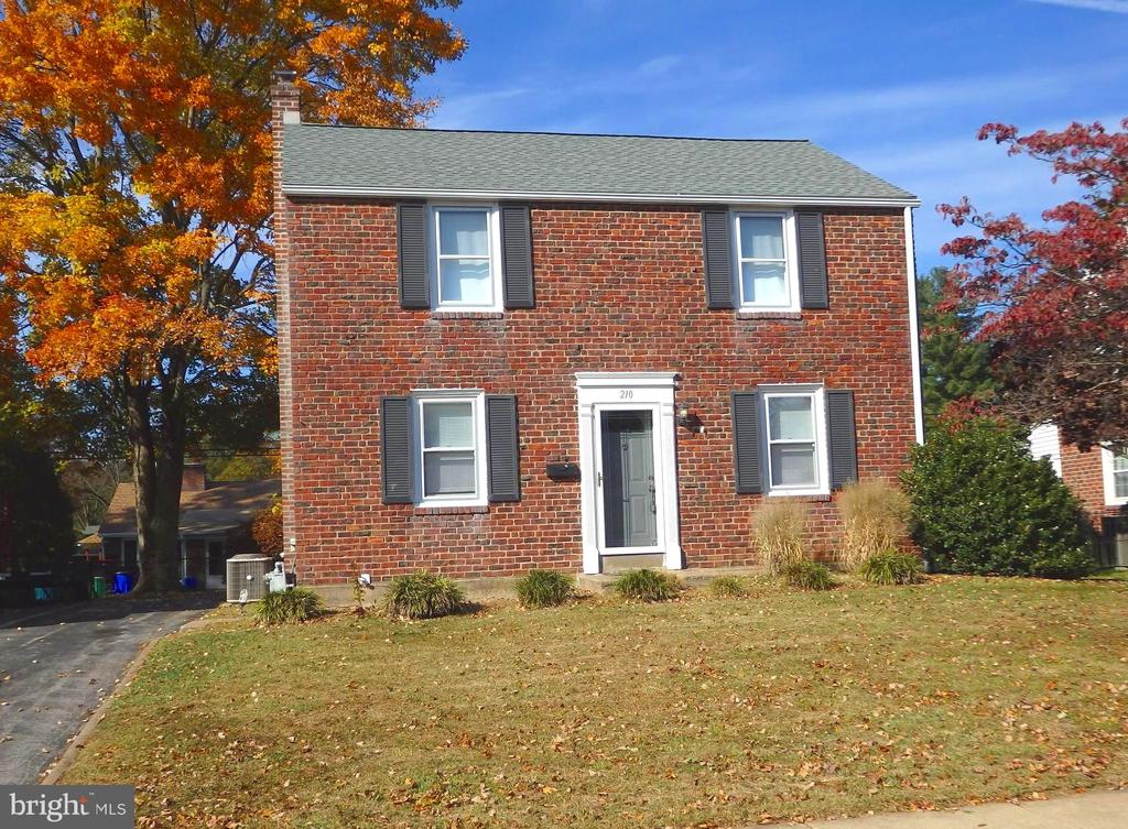 210 PADDOCK ROAD