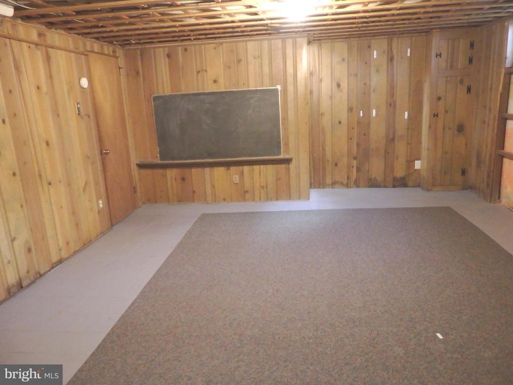 210 PADDOCK ROAD