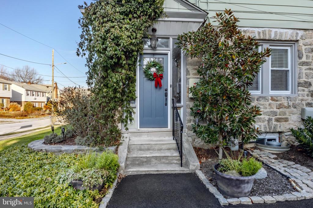 39 COLUMBUS AVENUE