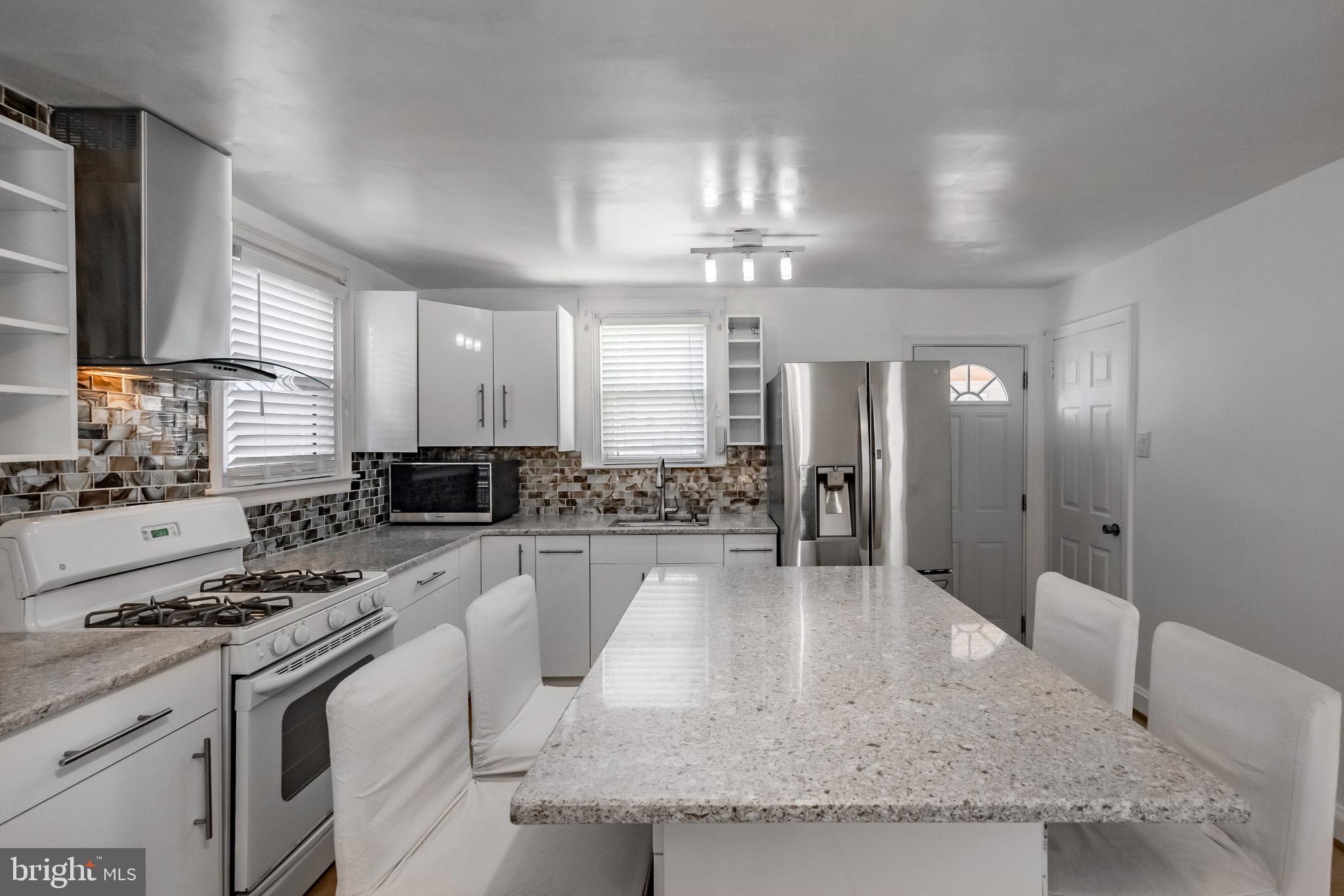 148 MEADOWBROOK AVENUE