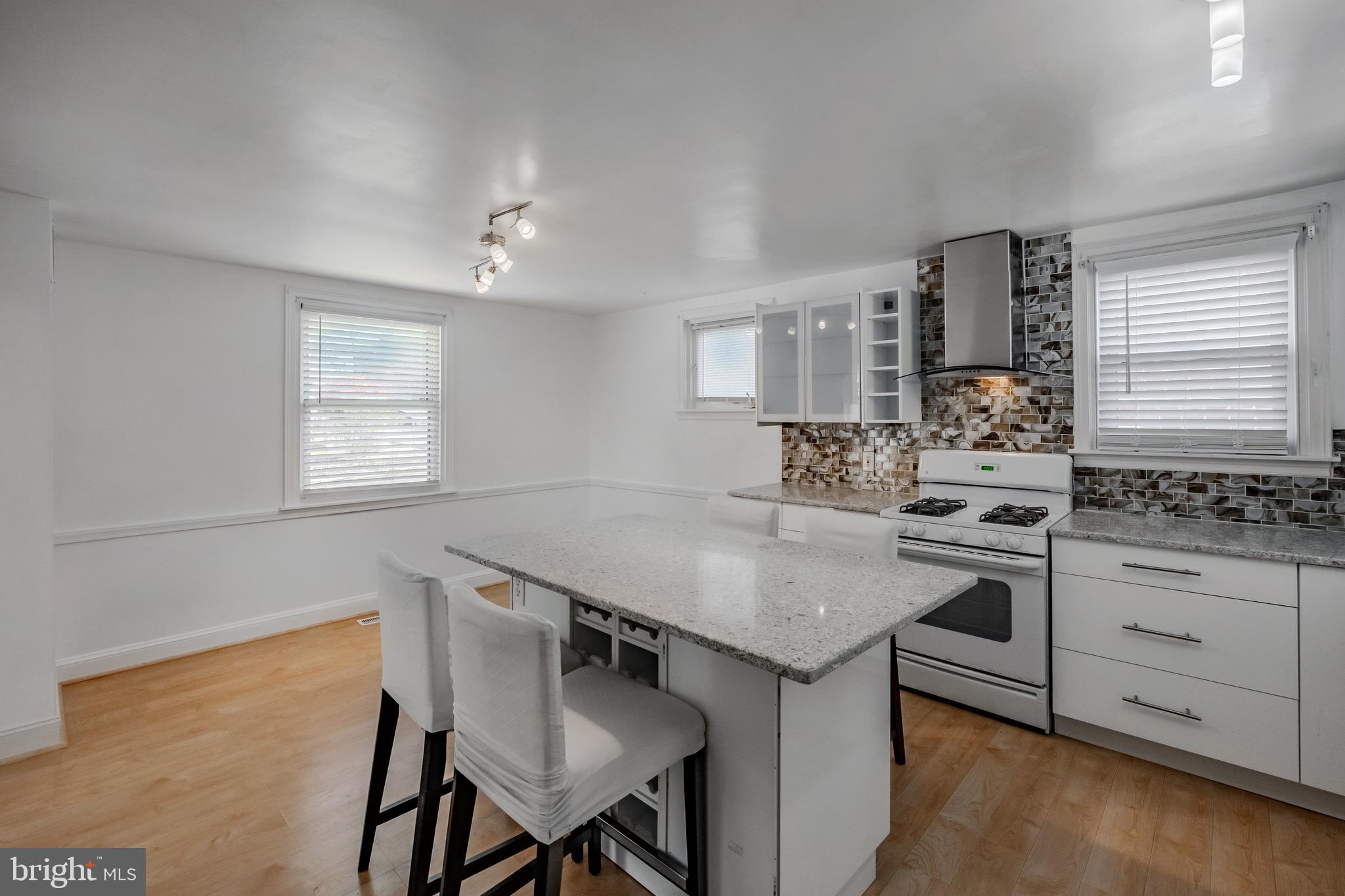 148 MEADOWBROOK AVENUE