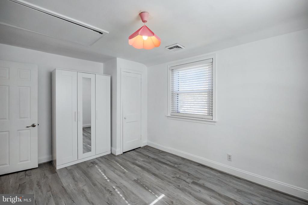 148 MEADOWBROOK AVENUE