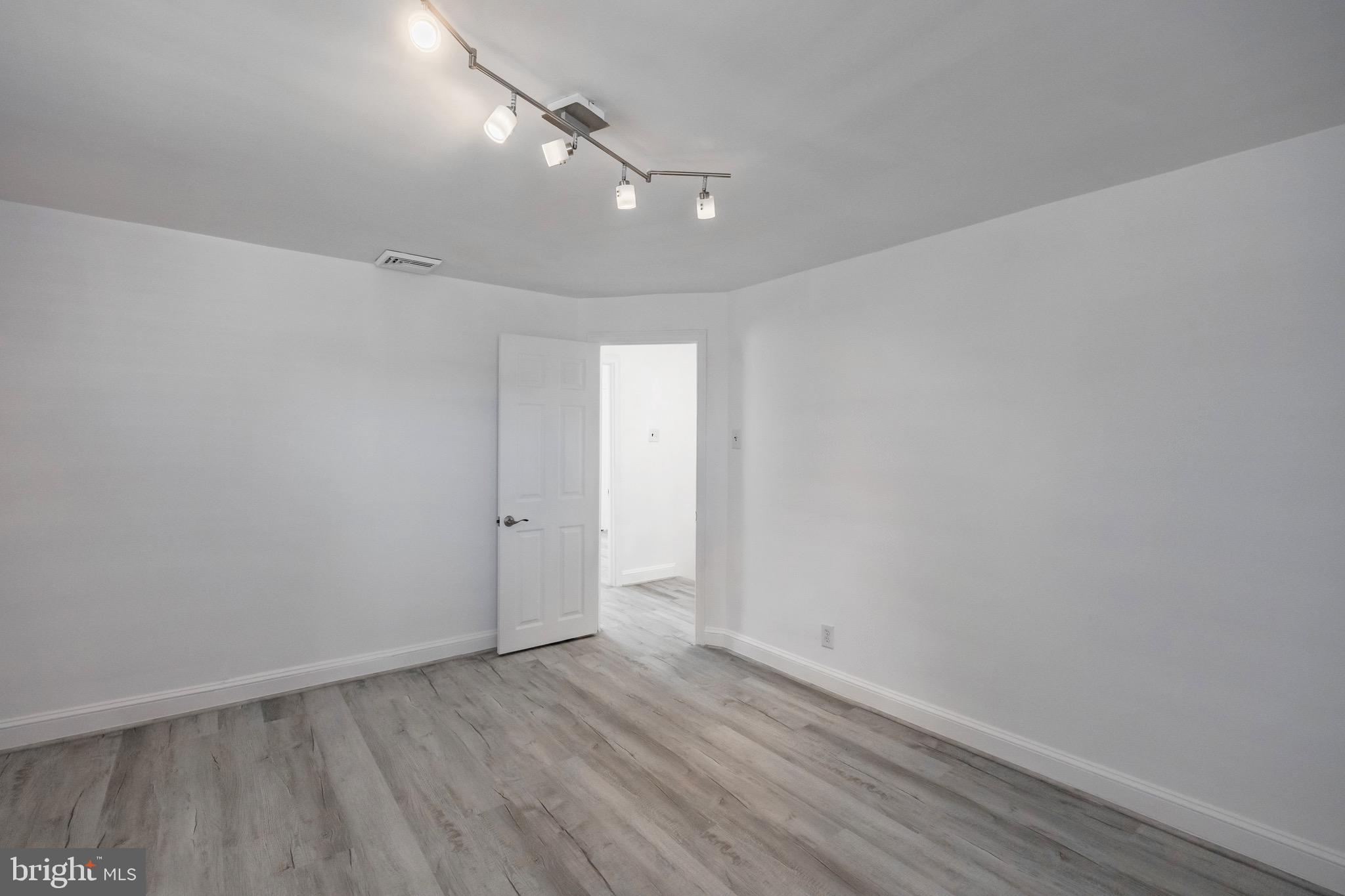 148 MEADOWBROOK AVENUE