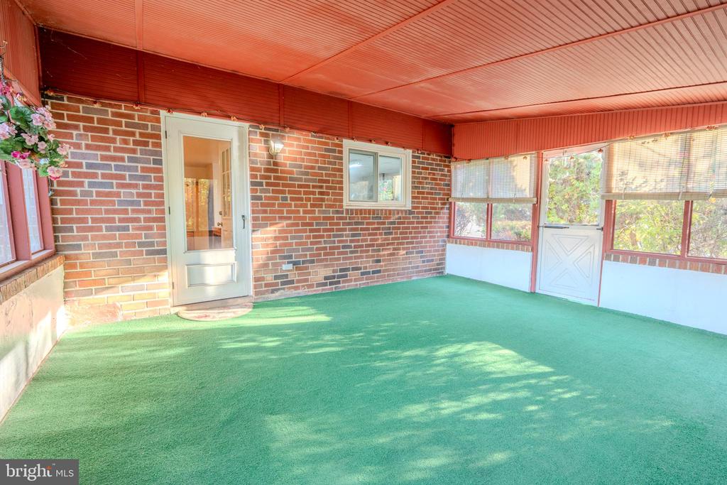 12 LINCOLN LANE