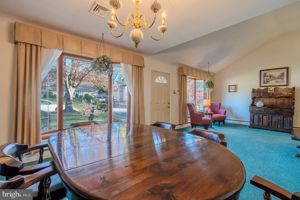12 LINCOLN LANE