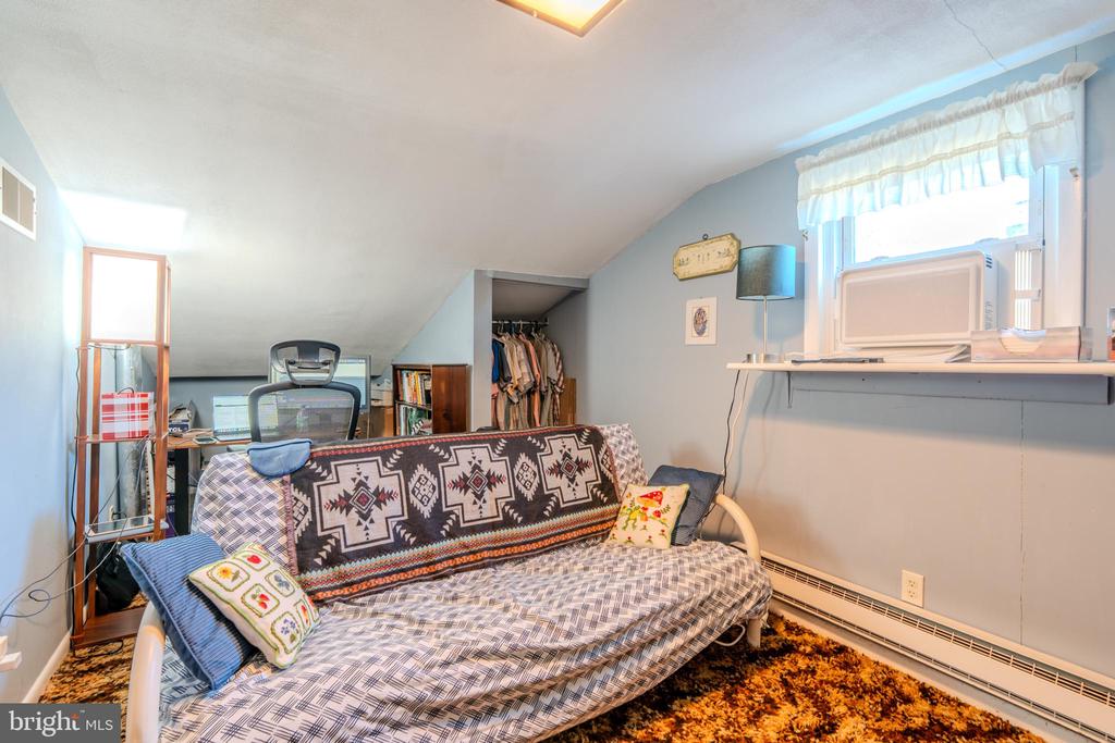 12 LINCOLN LANE