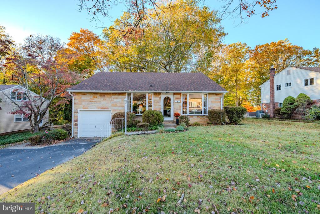 12 LINCOLN LANE