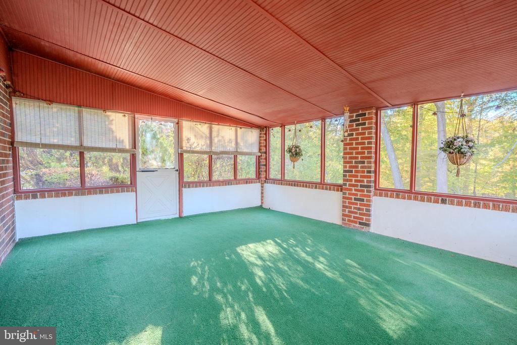 12 LINCOLN LANE