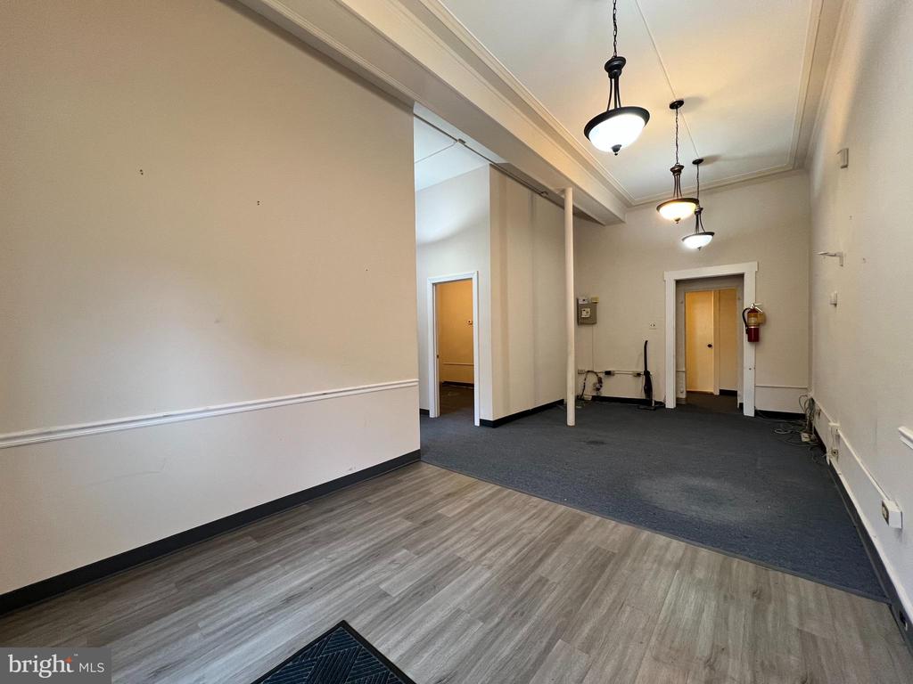 27 S LANSDOWNE AVENUE
