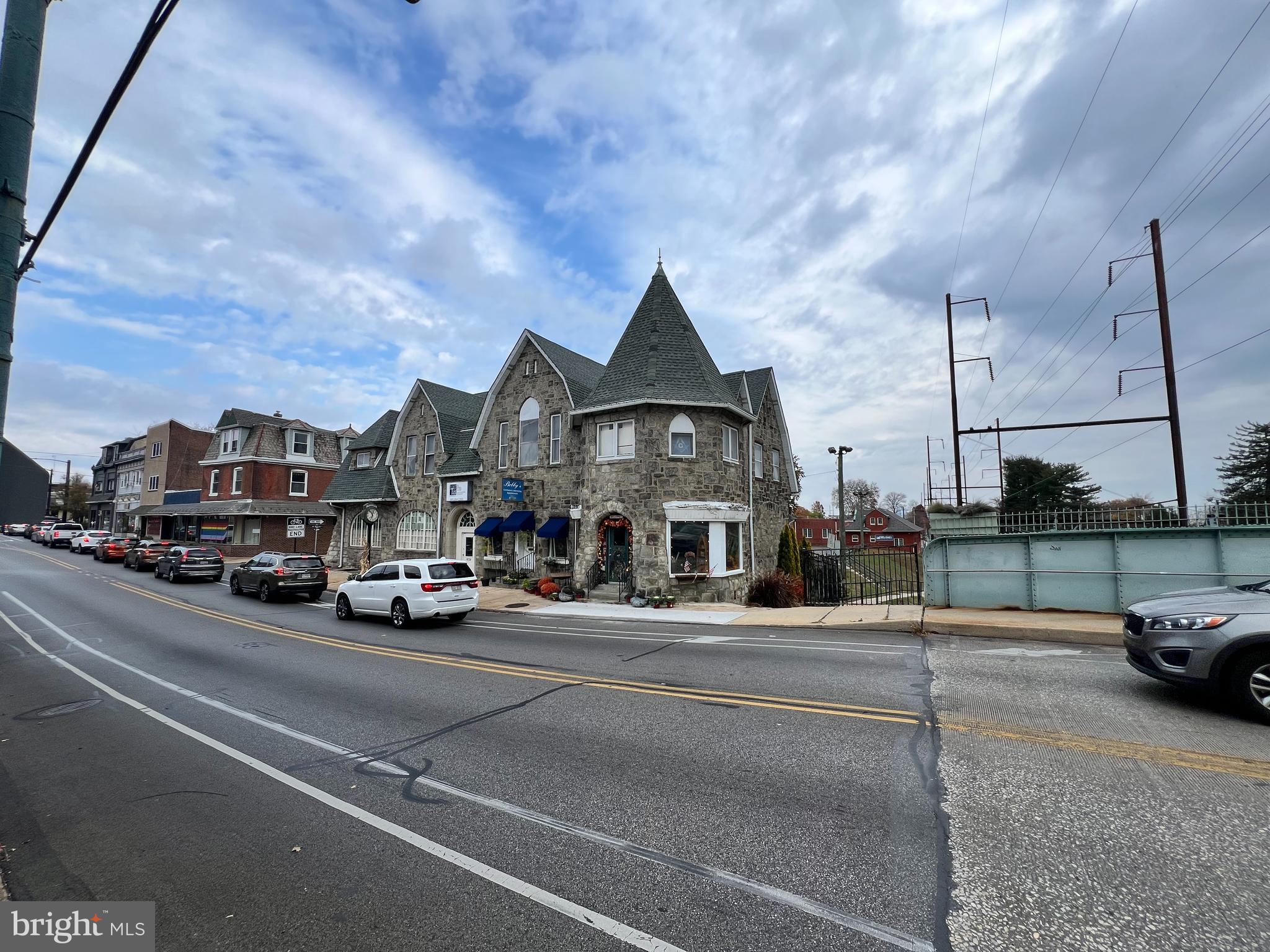 27 S LANSDOWNE AVENUE