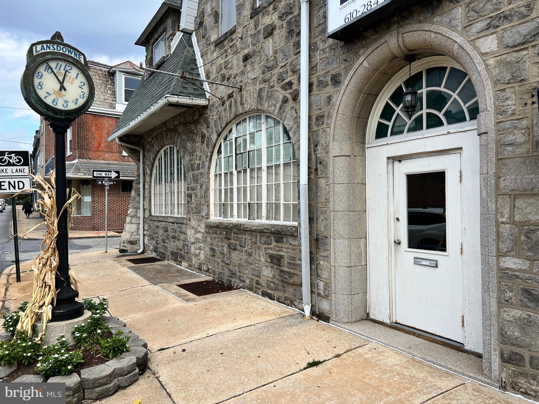 27 S LANSDOWNE AVENUE