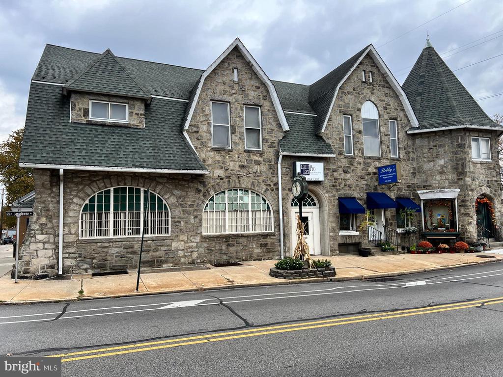 27 S LANSDOWNE AVENUE