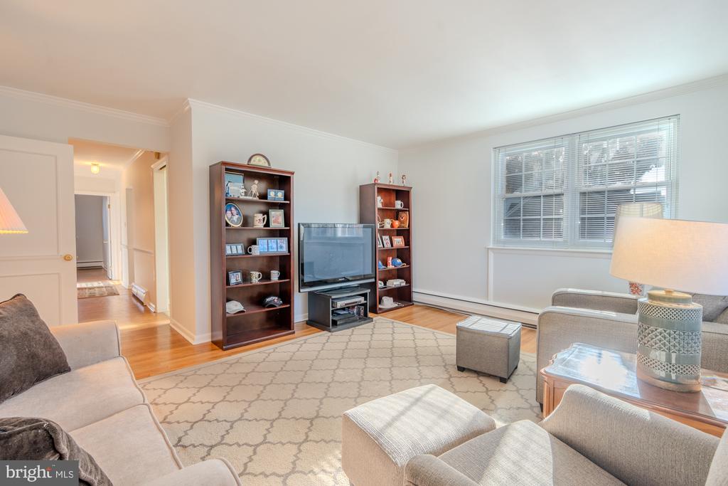 1223 DREXEL AVENUE