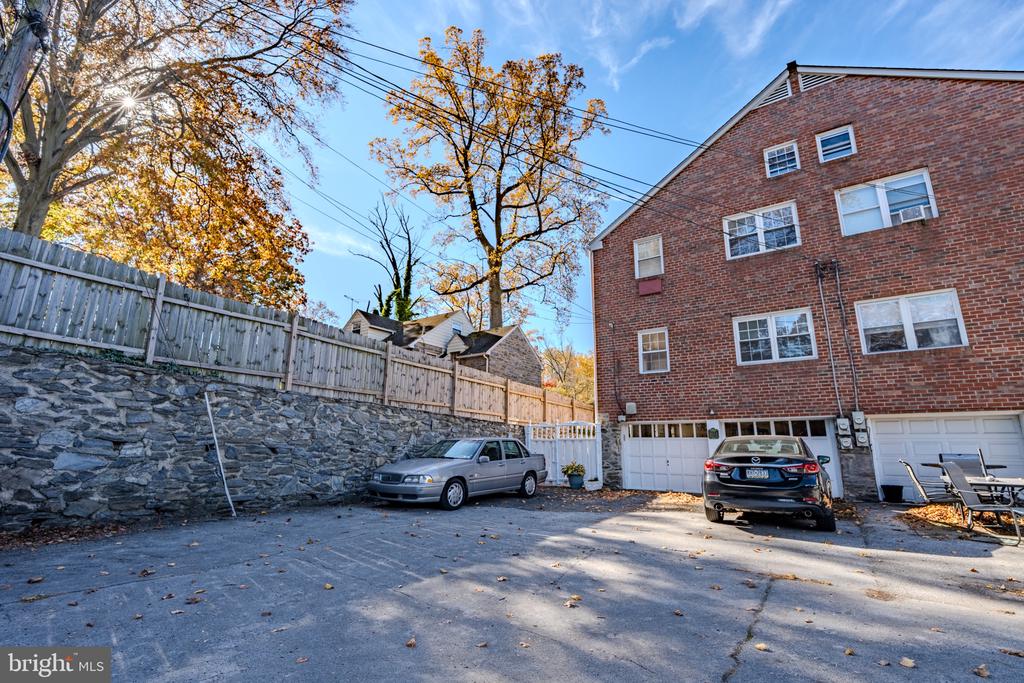 1223 DREXEL AVENUE
