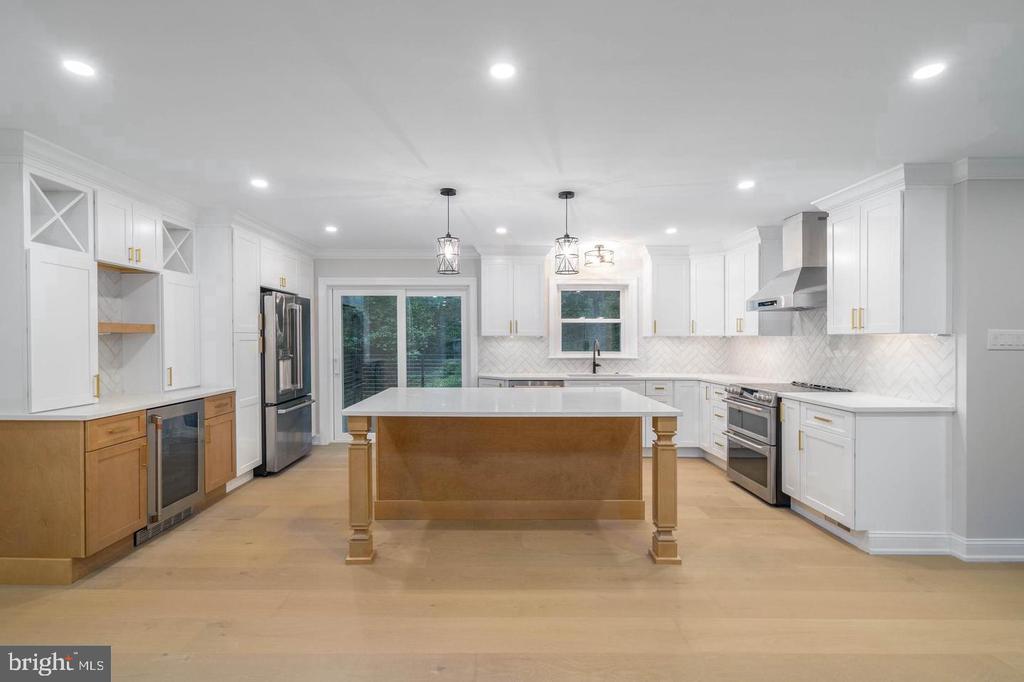 306 SANDCASTLE LANE