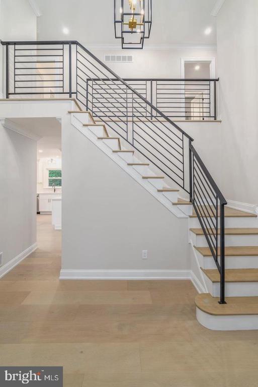 306 SANDCASTLE LANE