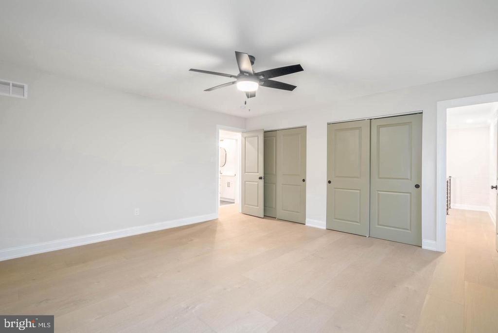 306 SANDCASTLE LANE