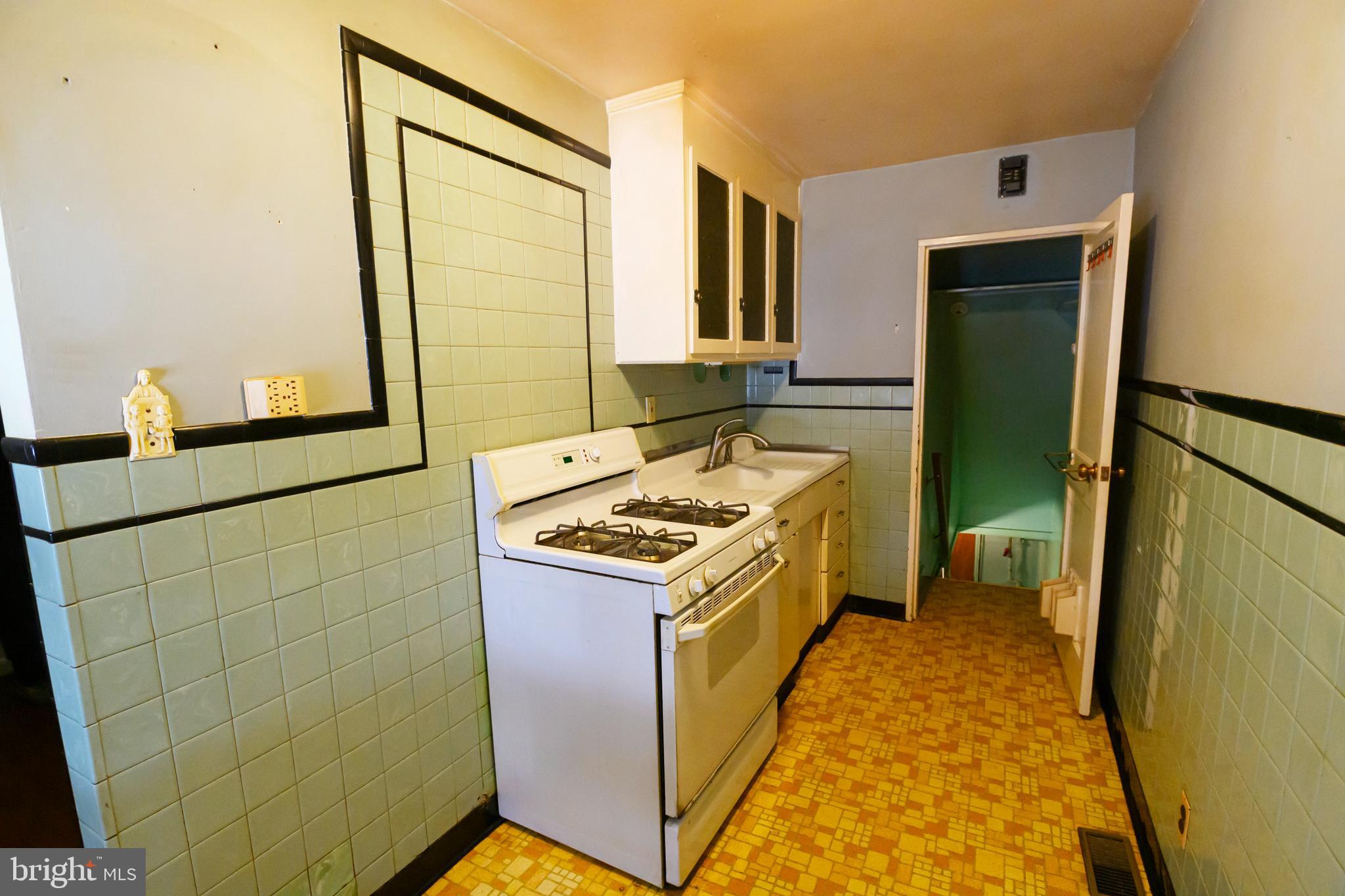 127 SHERBROOK BOULEVARD