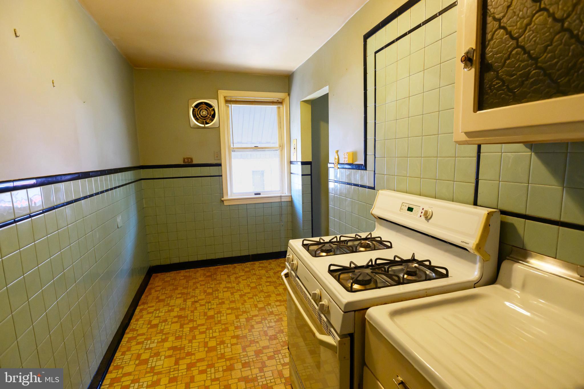 127 SHERBROOK BOULEVARD