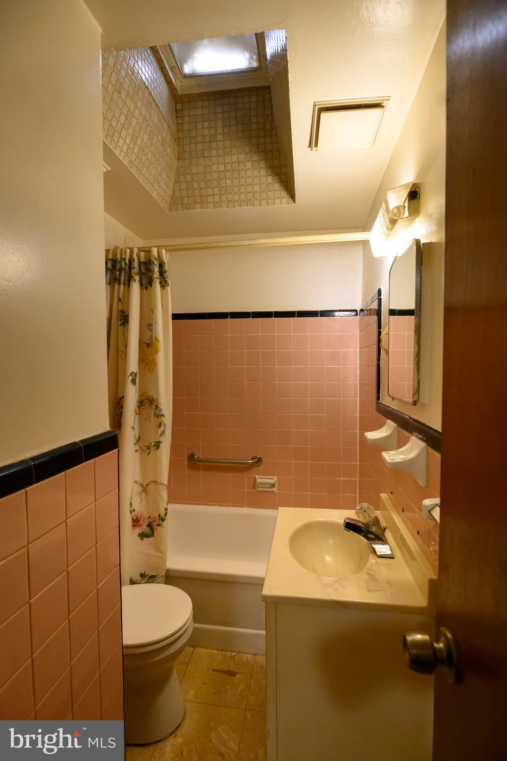 127 SHERBROOK BOULEVARD