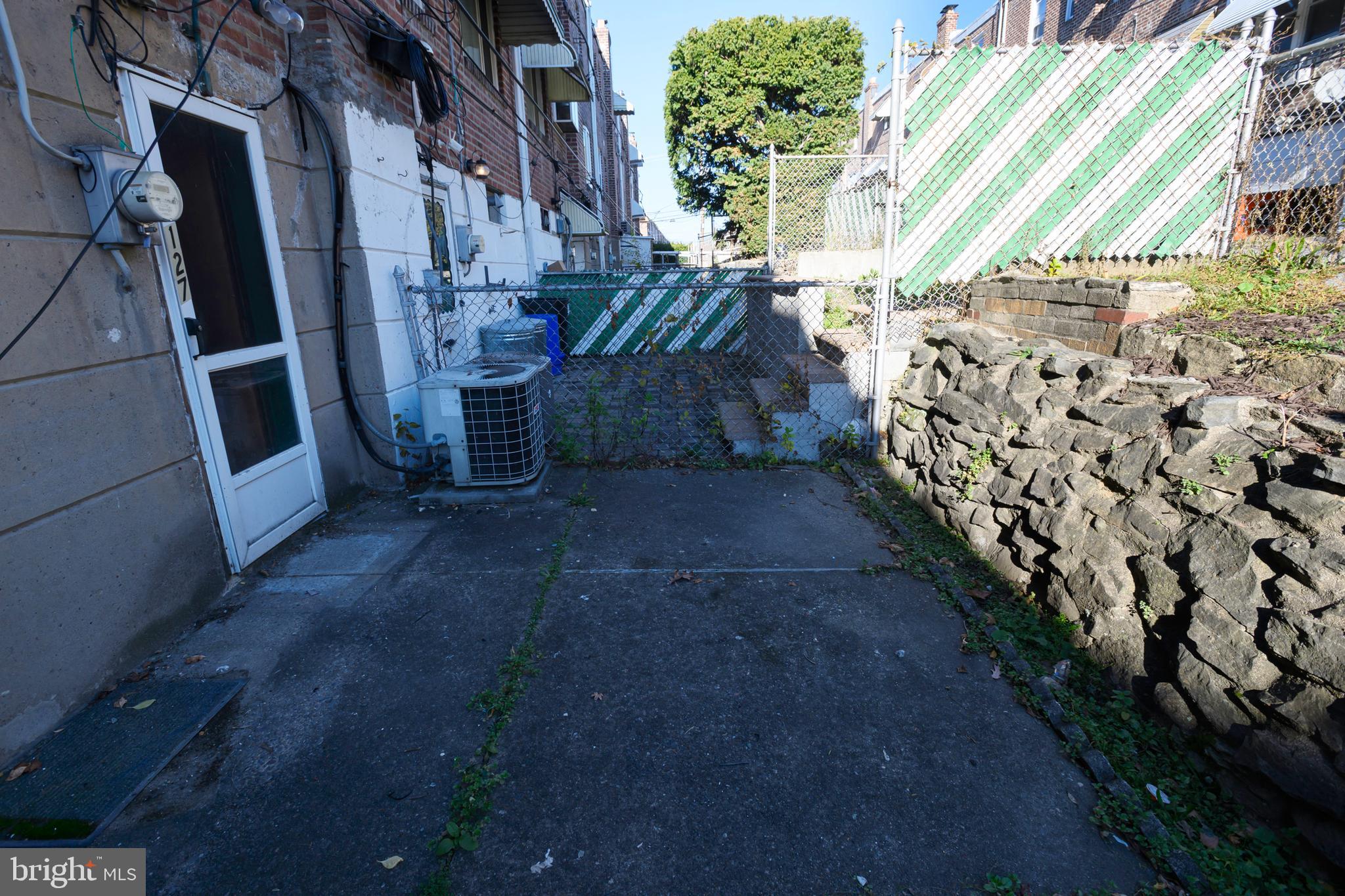 127 SHERBROOK BOULEVARD