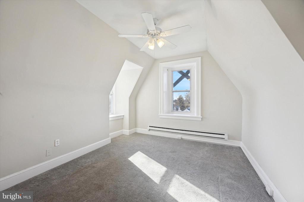 222 HENDERSON AVENUE Unit: 3