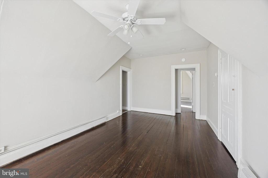 222 HENDERSON AVENUE Unit: 3